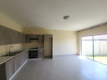 2 Bedroom Flat & Apartment