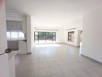 2 Bedroom Flat & Apartment