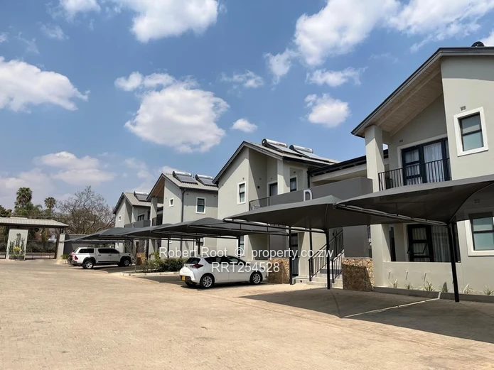 3 bed townhouse in Greendale