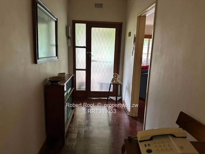  Spacious Family Home with Excellent Potential (Sole Mandate)