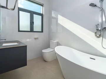 4 Bedroom Flat & Apartment