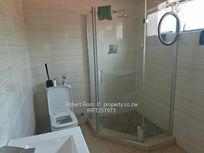 6 Bedroom Executive Townhouse to Rent in Helensvale
