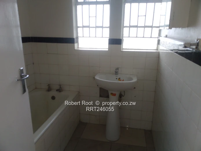 3 bed commercial / residential property in Mabelreign