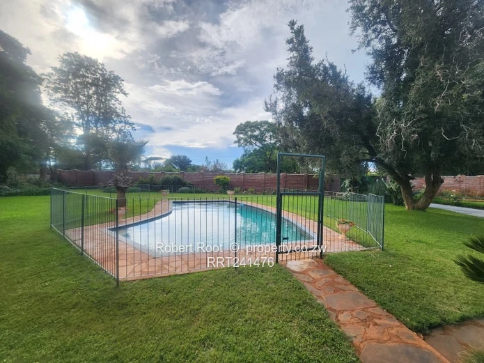 4 Bedroom House With Pool For Rent In Mt Pleasant