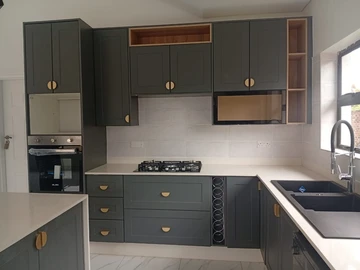 3 Bedroom Flat & Apartment