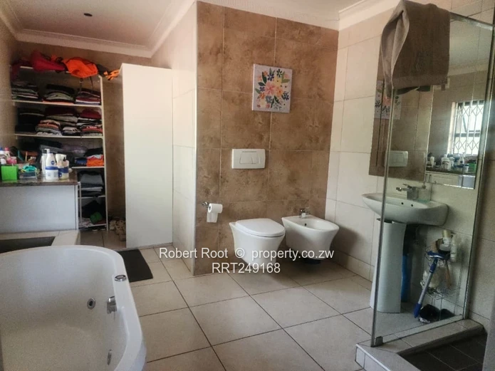 Spacious Family Home with Additional Accommodation For Rent in Chisipite