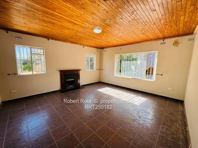 HOUSE FOR SALE in WATERFALLS PROSPECT (IDEAL FOR INVESTMENT) - TAKING NOSTRO