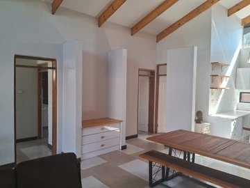 2 Bedroom Flat & Apartment