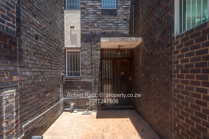 3 bed flat in Avenues