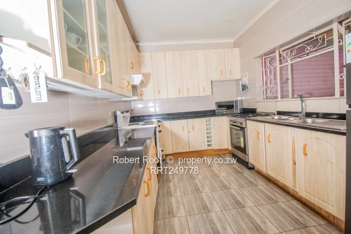 Exceptional fully furnished BNB in Hillside (Sole Mandate)