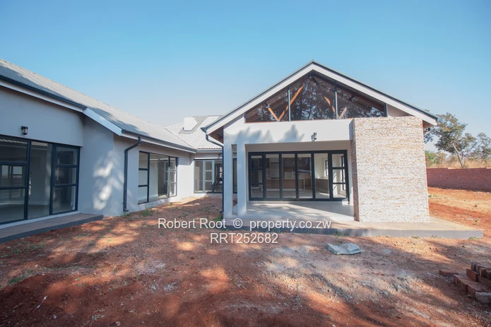 Modern newly built, 4 Bed family home, on 2000 sqm, off Carrick Creagh in Quinnington, Harare.