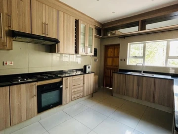 3 Bedroom Flat & Apartment