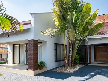 5 Bedroom House