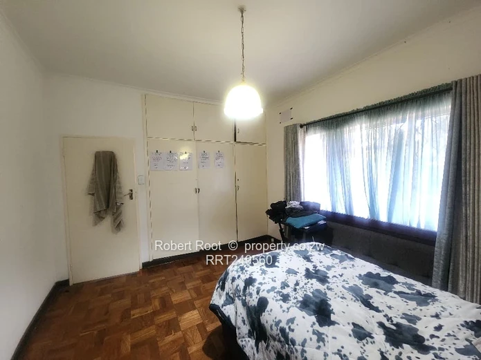 Mt Pleasant | Spacious Family Home with Tennis Court & Pool
