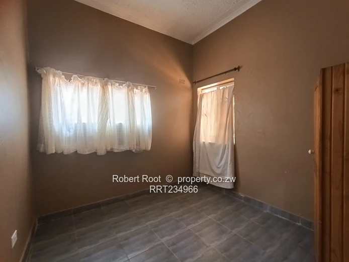 2 bed cottage in Bluff Hill