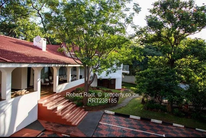 7 room Guest Lodge in Victoria Falls