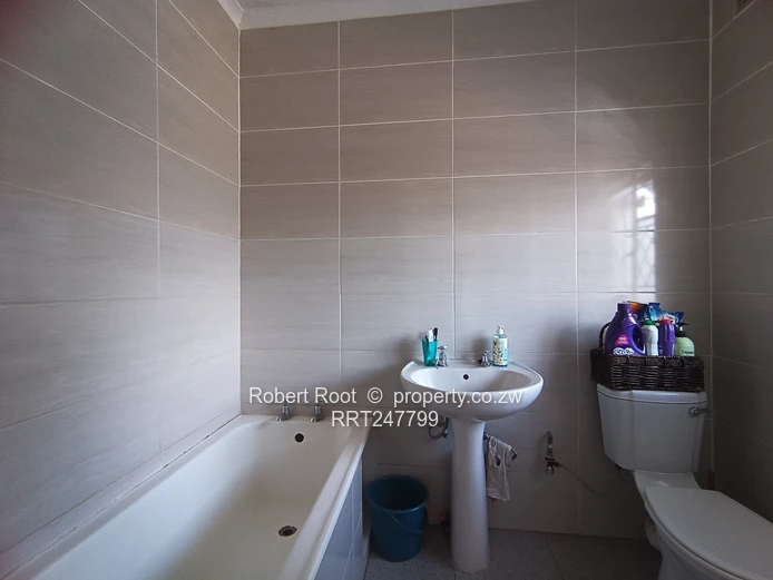 2 bed flat in Avonlea