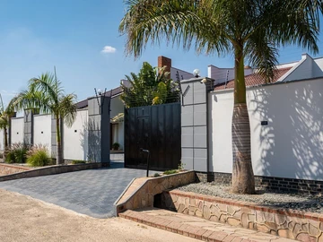 5 Bedroom House
