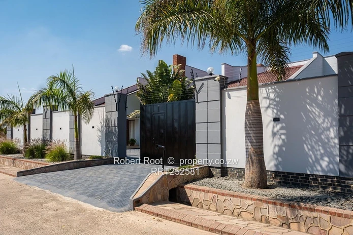 Exceptional 5-bedroom Family Home for Sale| Rockview