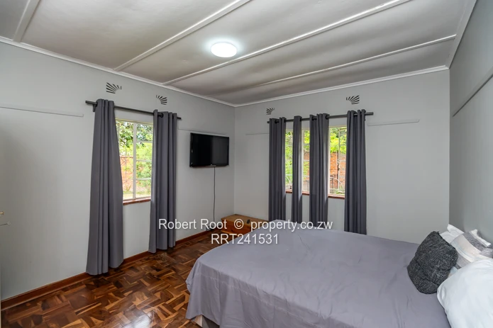 Neat Starter Home In Greendale on 3778 sqm 