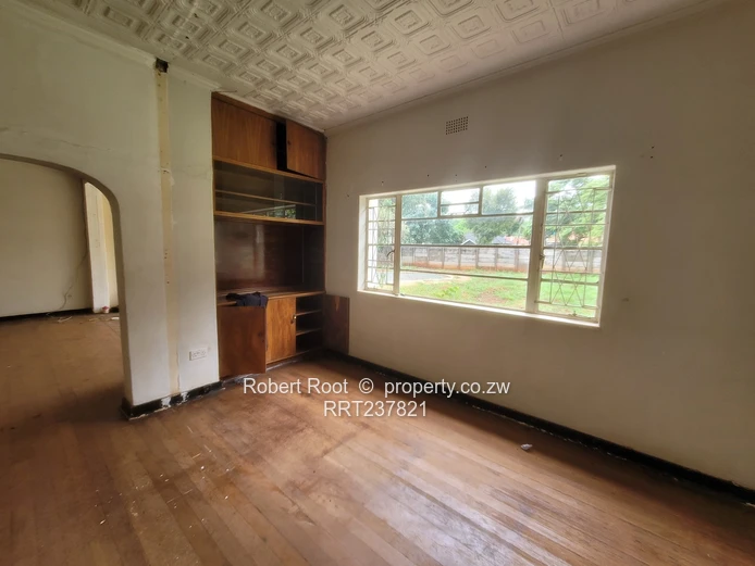 Prime Commercial Fixer Upper With The Perfect Location (Sole Mandate)