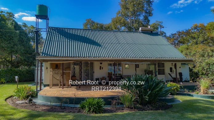 Lakeside Oasis – Ideal Family Home (Sole Mandate)