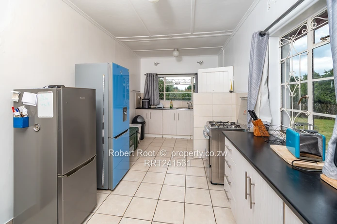 Neat Starter Home In Greendale on 3778 sqm 