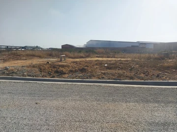 Commercial & Industrial Land