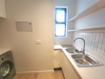 3 Bedroom Flat & Apartment