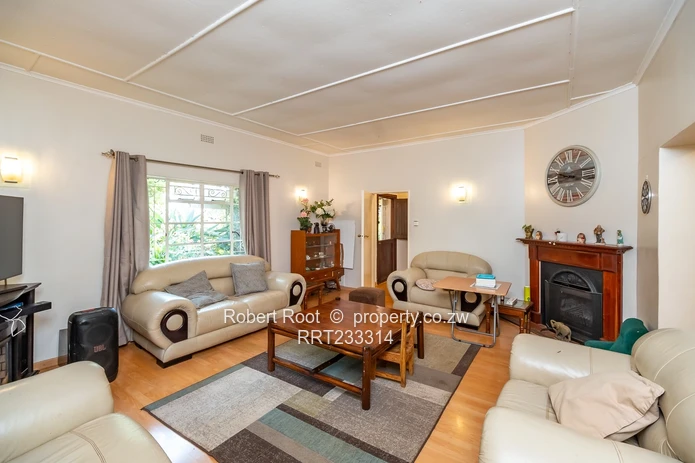 Spacious 6-Bedroom Family Home opposite Chisipite Snr School – Chisipite