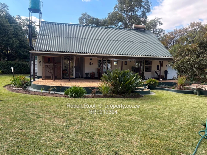Lakeside Oasis – Ideal Family Home (Sole Mandate)
