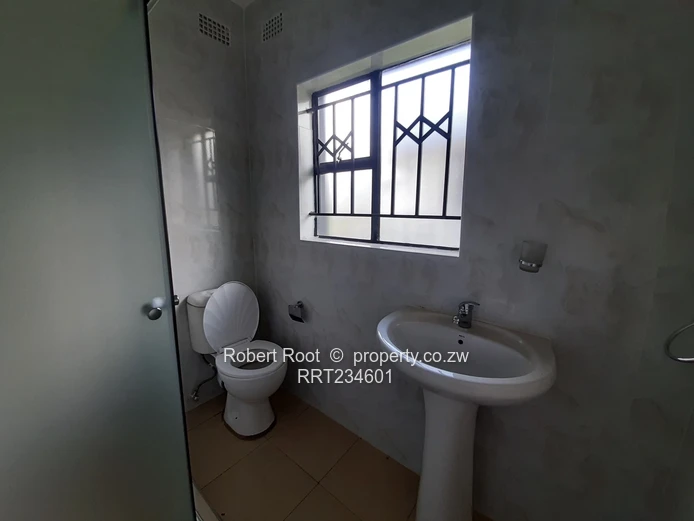  3 Bedroomed apartment to rent in Waterfalls