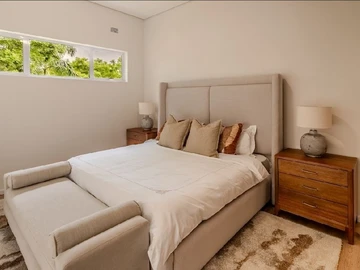 3 Bedroom Flat & Apartment