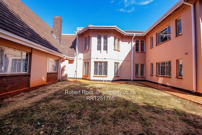 Vainona 5-Bed Home with Pool on 5,260m²  (Sole Mandate)