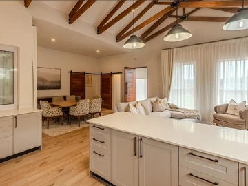 3 Bedroom Flat & Apartment