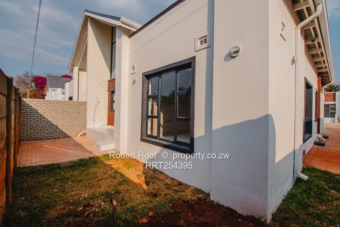 Modern townhouse living and investment opportunity  (Sole Mandate)