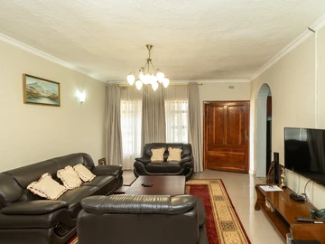 3 Bedroom Garden Flat