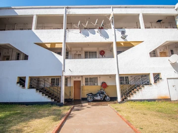 2 Bedroom Flat & Apartment