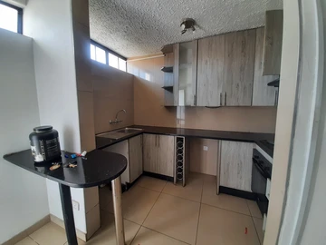 2 bed apartment in Avondale