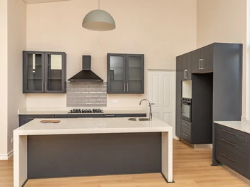 3 Bedroom Flat & Apartment