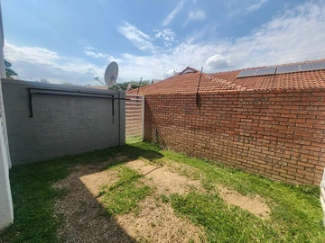 2 Bedroom Flat & Apartment