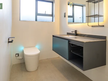 4 Bedroom Garden Flat