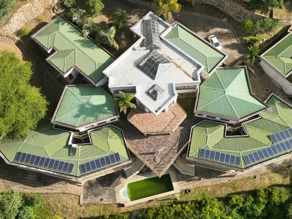 5 Bedroom House