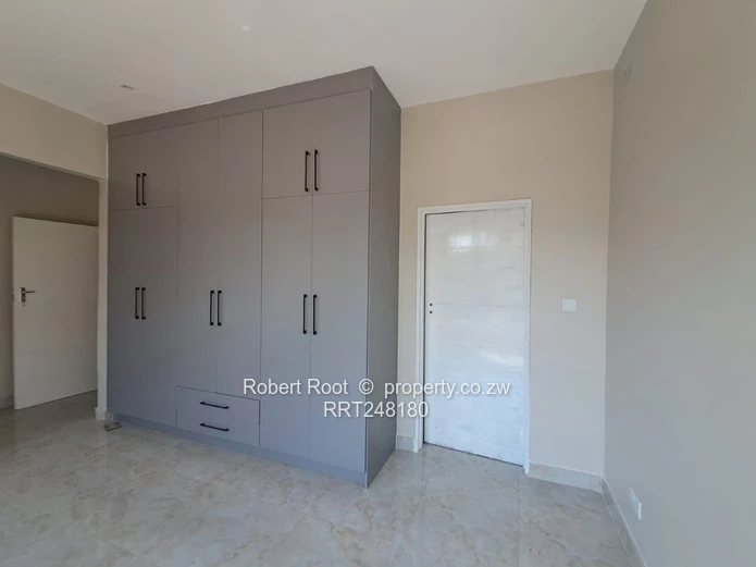 Brand new 4 bed family cluster