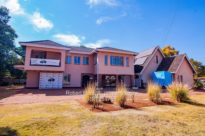 Vainona 5-Bed Home with Pool on 5,260m²  (Sole Mandate)