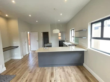 2 bed apartment in Avondale West