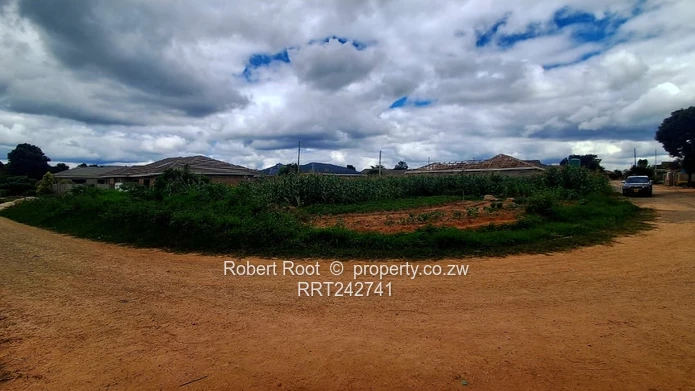 Priced To Go - Stand For Sale In??Ruwa , Fairview - Blessed Park