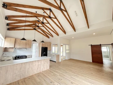 3 Bedroom Flat & Apartment