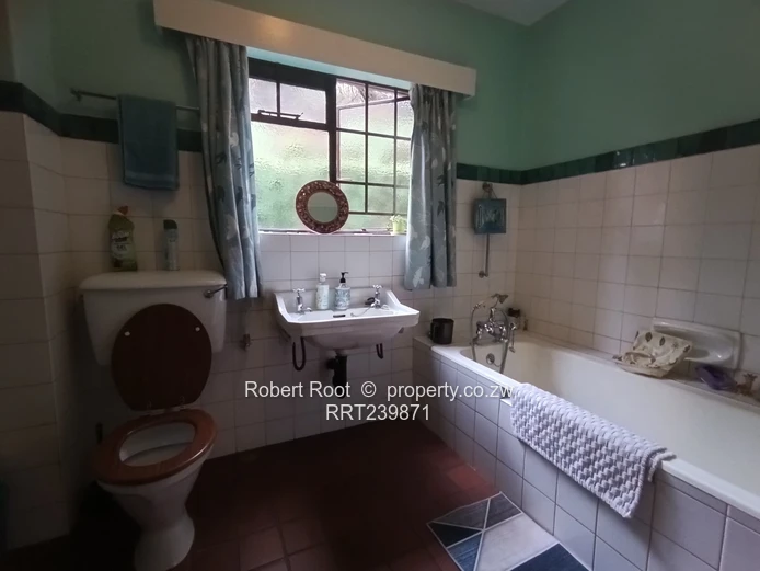 5 bed house to rent in Avondale - The Ridge