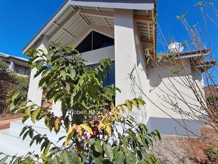 Neat newly buit 3 bed cottage